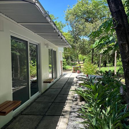 Апартаменты Casa Mariposa Тола Экстерьер фото